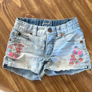 Peek shorts fit like size 5 no size listed